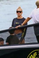 Hailey Baldwin Longsleeve T-shirt #3017655