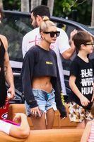 Hailey Baldwin Longsleeve T-shirt #3017657