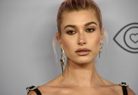 Hailey Baldwin Longsleeve T-shirt #3017667