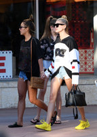 Hailey Baldwin Longsleeve T-shirt #3017675