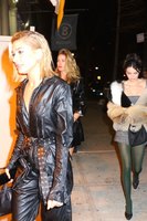 Hailey Baldwin Longsleeve T-shirt #3073963