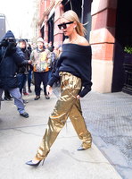 Hailey Baldwin Longsleeve T-shirt #3073967