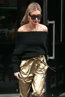 Hailey Baldwin Longsleeve T-shirt #3073986