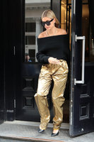 Hailey Baldwin Longsleeve T-shirt #3073989