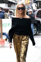 Hailey Baldwin Longsleeve T-shirt #3073993