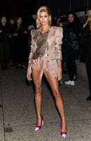 Hailey Baldwin Longsleeve T-shirt #3074007