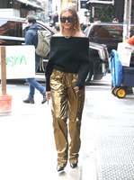 Hailey Baldwin Longsleeve T-shirt #3074026