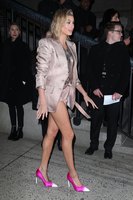 Hailey Baldwin Longsleeve T-shirt #3074027
