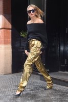 Hailey Baldwin Longsleeve T-shirt #3074034