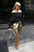 Hailey Baldwin Longsleeve T-shirt #3074045