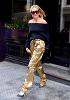 Hailey Baldwin t-shirt #3074070