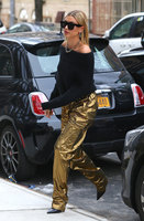 Hailey Baldwin t-shirt #3074073