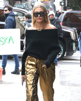 Hailey Baldwin hoodie #3074076