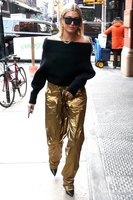 Hailey Baldwin t-shirt #3074078