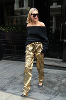 Hailey Baldwin Sweatshirt #3074090