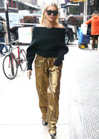 Hailey Baldwin Longsleeve T-shirt #3074092