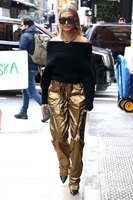 Hailey Baldwin Longsleeve T-shirt #3074115