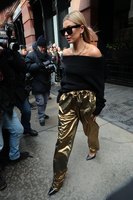Hailey Baldwin t-shirt #3074116