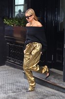 Hailey Baldwin Tank Top #3074123