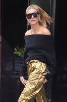 Hailey Baldwin Tank Top #3074134