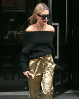 Hailey Baldwin Longsleeve T-shirt #3074148
