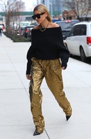 Hailey Baldwin Longsleeve T-shirt #3074154