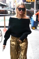 Hailey Baldwin Longsleeve T-shirt #3074168