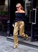 Hailey Baldwin Longsleeve T-shirt #3074170