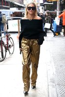 Hailey Baldwin Longsleeve T-shirt #3074173