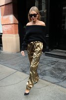 Hailey Baldwin Longsleeve T-shirt #3074174