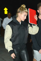 Hailey Baldwin Tank Top #3101991