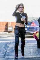 Hailey Baldwin Longsleeve T-shirt #3102005