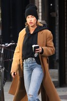 Hailey Baldwin Longsleeve T-shirt #3125734