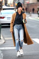 Hailey Baldwin t-shirt #3125741