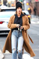 Hailey Baldwin Sweatshirt #3125746