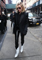 Hailey Baldwin hoodie #3125748