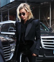 Hailey Baldwin Sweatshirt #3125750