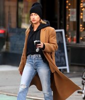 Hailey Baldwin mug #G1367854