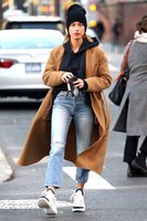 Hailey Baldwin Sweatshirt #3125779