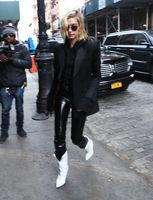 Hailey Baldwin t-shirt #3125780