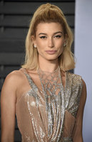 Hailey Baldwin Longsleeve T-shirt #3150167
