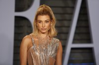 Hailey Baldwin Longsleeve T-shirt #3150184