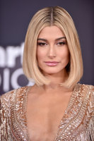 Hailey Baldwin Longsleeve T-shirt #3162881