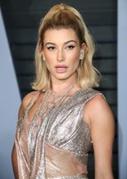 Hailey Baldwin Sweatshirt #3162938