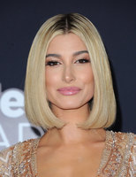 Hailey Baldwin Longsleeve T-shirt #3162947