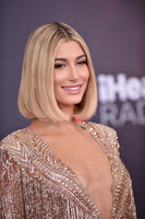 Hailey Baldwin Longsleeve T-shirt #3162960