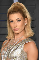 Hailey Baldwin Longsleeve T-shirt #3162999