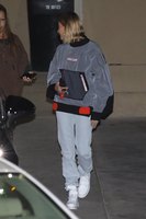 Hailey Baldwin Longsleeve T-shirt #3170021