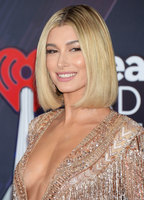 Hailey Baldwin Longsleeve T-shirt #3171525