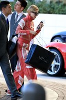 Hailey Baldwin Longsleeve T-shirt #3201208
